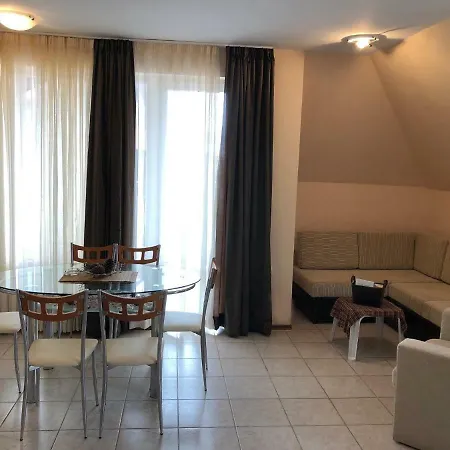 Appartement Ganz Real Estate 3 *